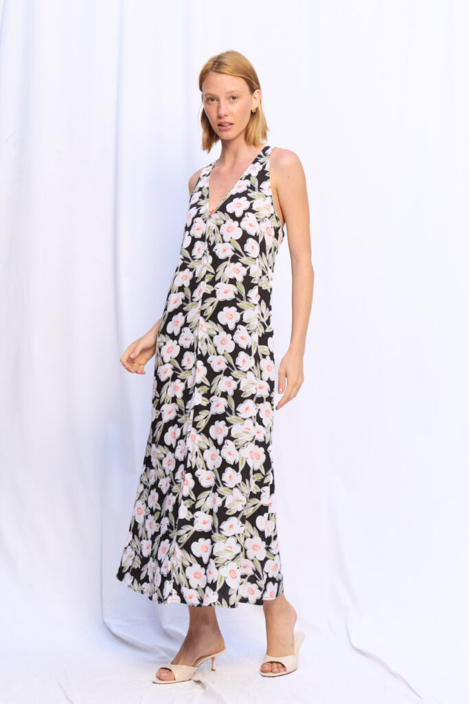 VESTIDO ALMENDRA NEGRO FLORES VERDE PISTACHO