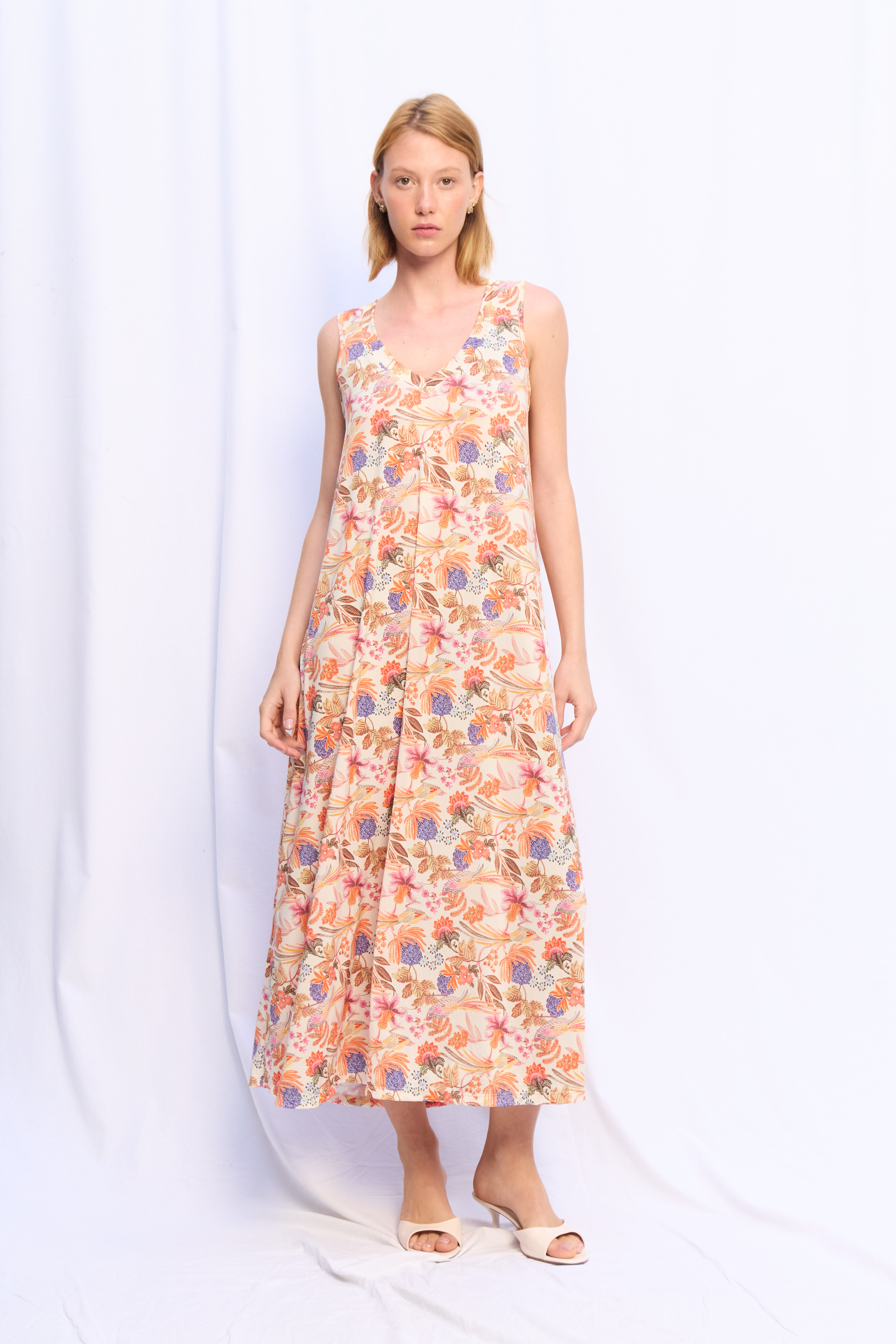 VESTIDO CORINA LYCRA ECRU FLORES TROPICAL