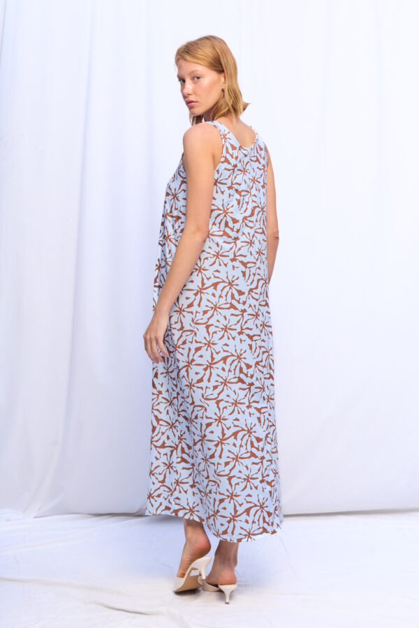 72E9B297-04E7-4905-8820-77B04A935D7E