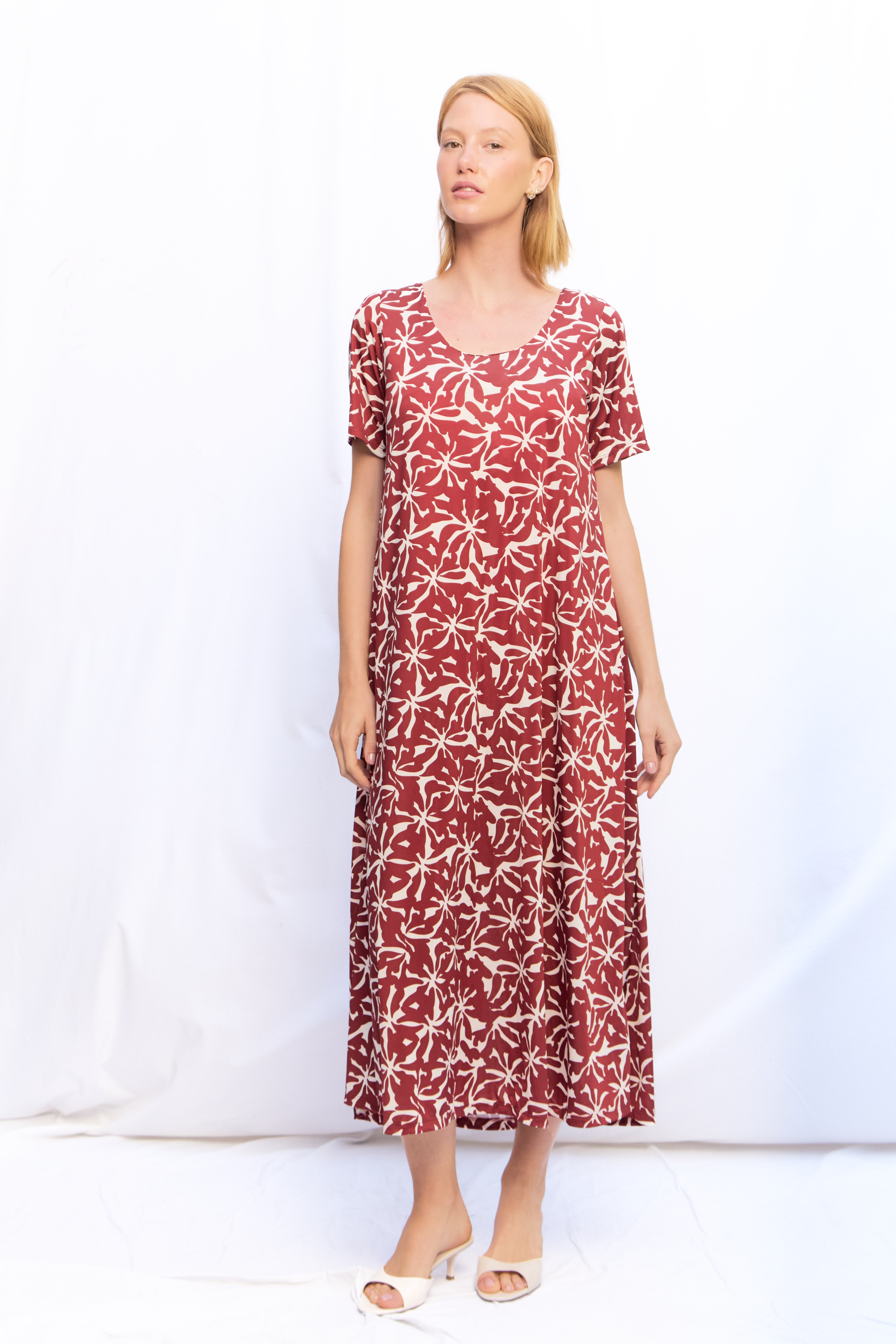 VESTIDO ALMA LYCRA VINO CON CREMA