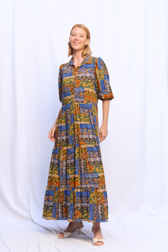 VESTIDO AMANDA AZUL HOJAS MULTICOLOR