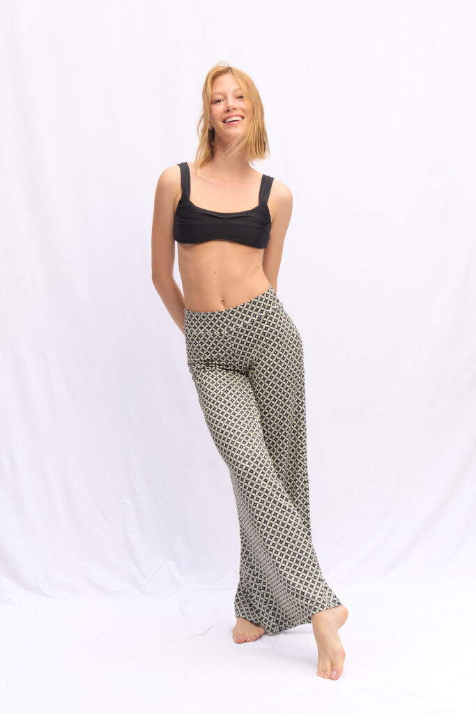 PANTALÓN ROCIO LYCRA NEGRO GEOMÉTRICO
